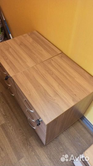 Тумба с отделением на замке