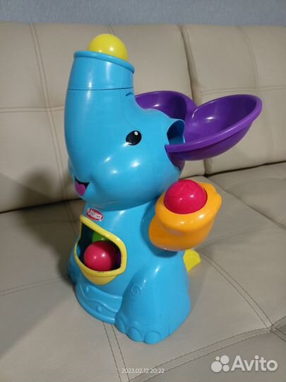 Игрушка слон фонтан