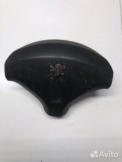 Подушка безопасности в руль Пежо 308 Peugeot 308