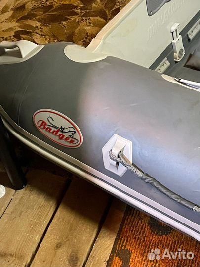 Надувная лодка Badger fl330pw