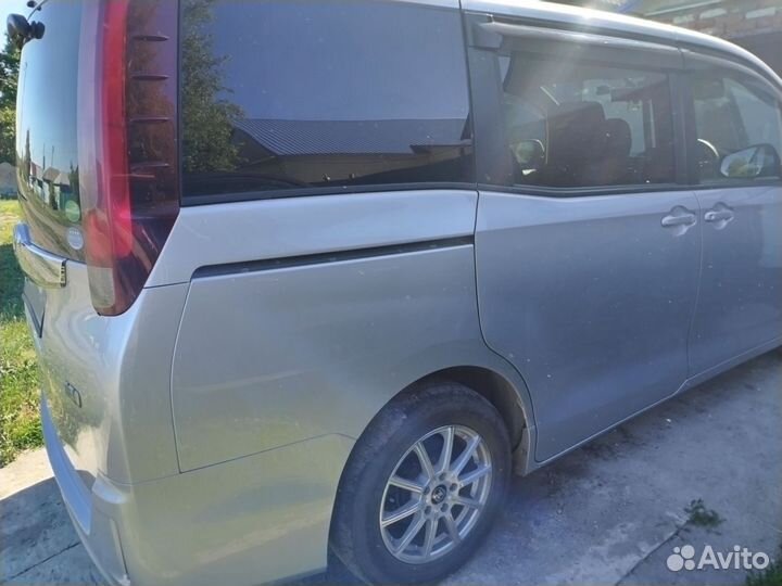 Toyota Noah 1.8 CVT, 2015, 155 000 км