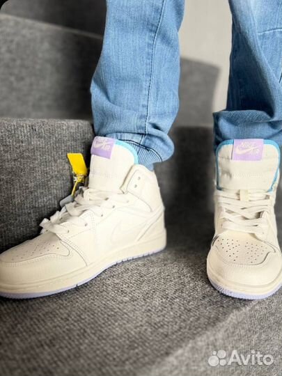 Кроссовки для девочки 36