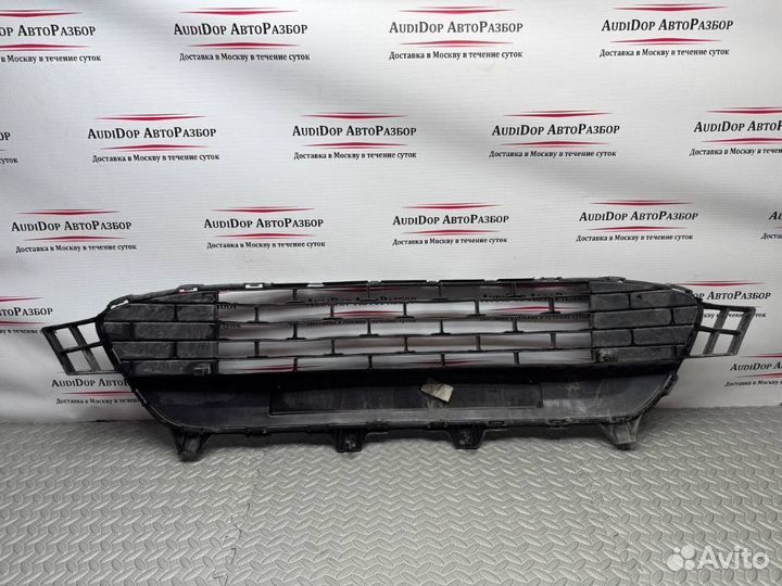 Решетка бампера центральная Kia Rio 4