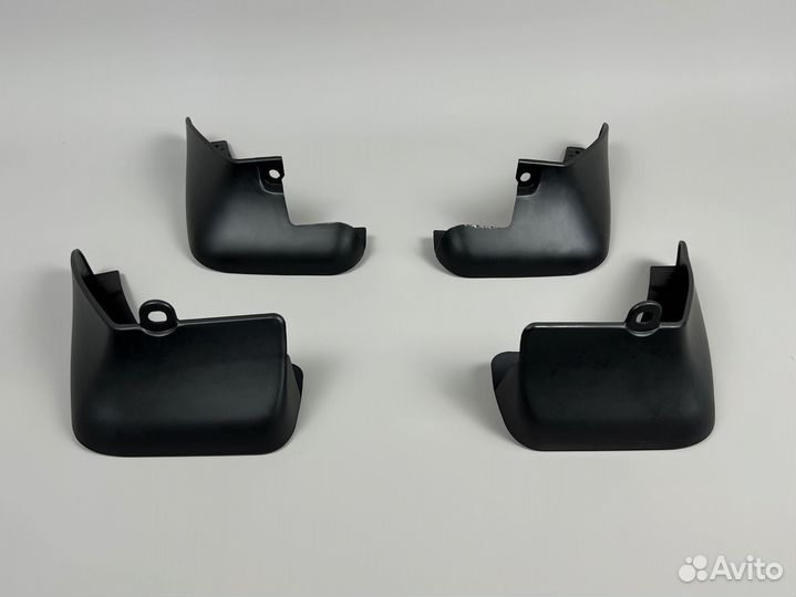 Брызговики Nissan Leaf с15г Черные