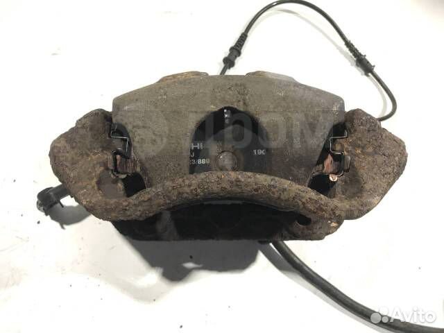 Суппорт передний правый Mercedes C W203