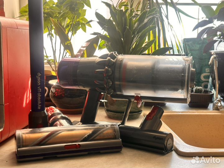 Пылесос Dyson V11 Absolute