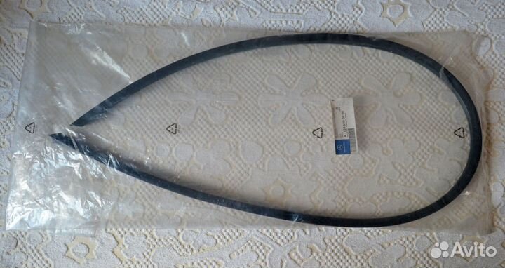 Уплотнитель накладки порога Mercedes Benz (ORG)