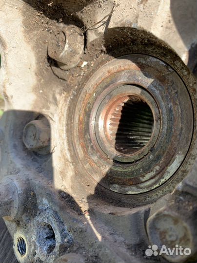 Поворотный кулак Infiniti g35 v35 ступица