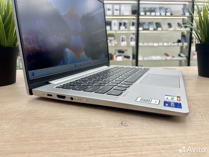 Ноутбук Lenovo i7-11/16Gb/SSD 512Gb/FHD IPS