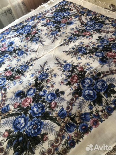 Павлопасадский шерстяной платок