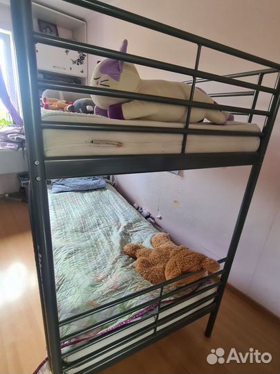 Двухярусная кровать IKEA металлическая