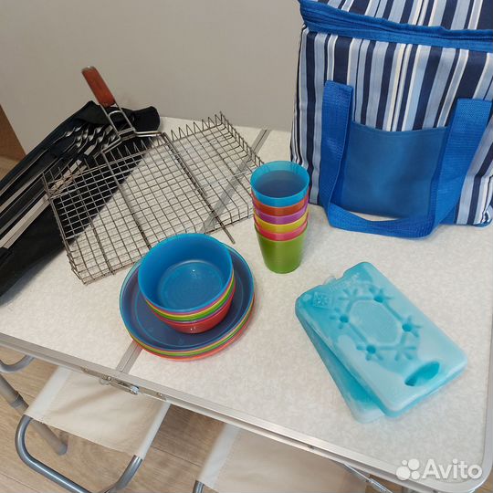 Стол для пикника. Шампура. Решетка для жарки