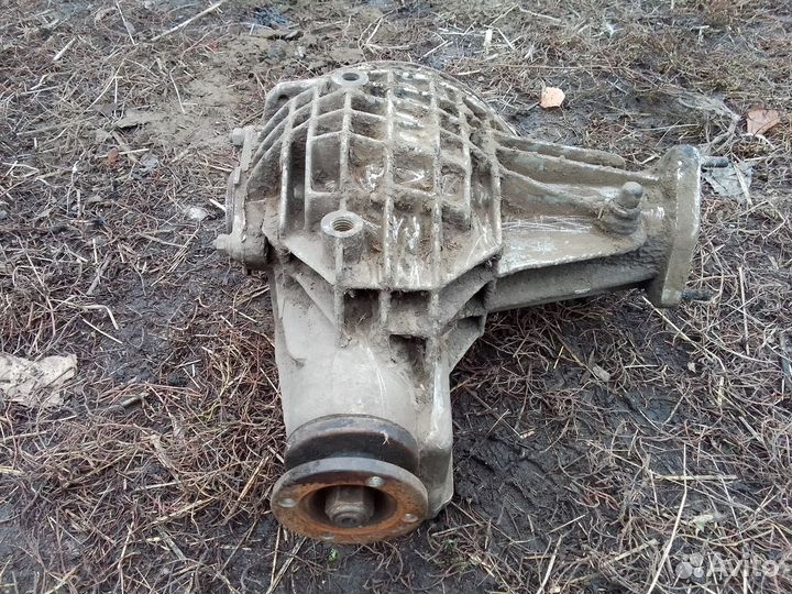 Продам передний мост Нива 2121