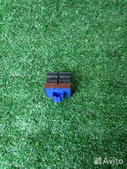 Кнопки открытия багажника бензобака VW Passat b6