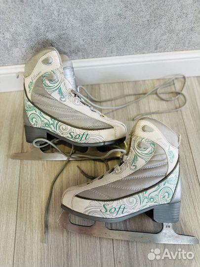 Продам коньки фигурные 34 размера