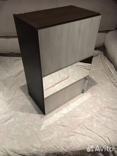 Навесной ящик шкаф