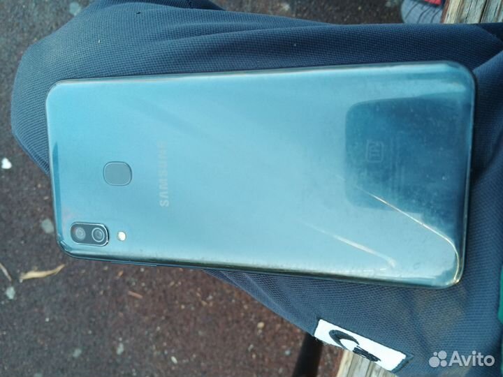 Самсунг а 30