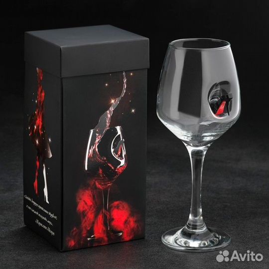 Бокал с туфелькой в подарочной коробке