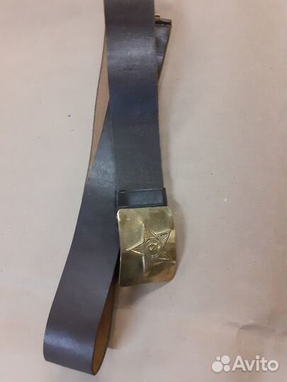 Мужской кожаный ремень коричневый