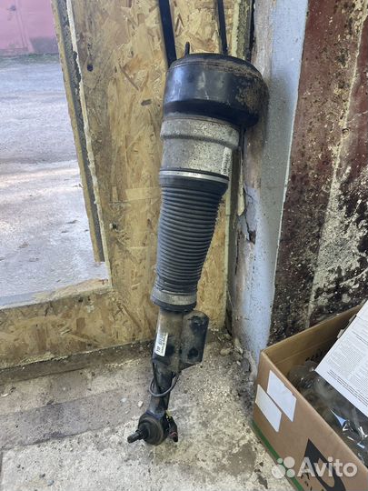 Амортизатор передний левый Mercedes w221