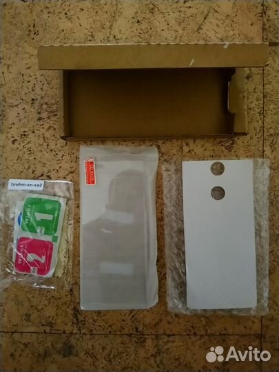 Продаю бронестекло и плёнку,Sony Xa2