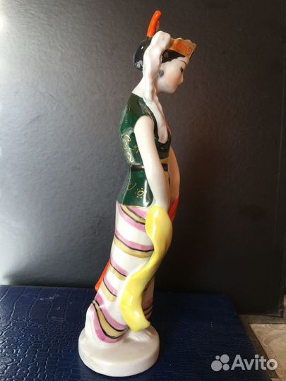 Фарфоровые статуэтки лфз