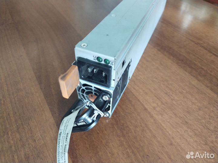 Серверный блок питания artesyn 7001134-y000 12v 55