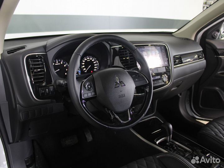 Mitsubishi Outlander 2.0 CVT, 2022, 1 000 км