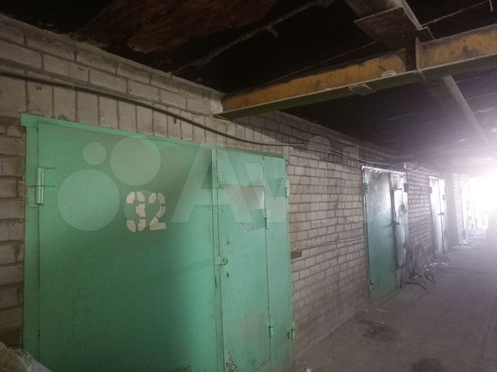 Гараж, > 30 м²
