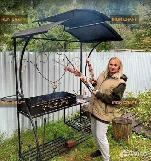 Мангал с крышей