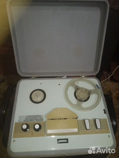 Магнитофон