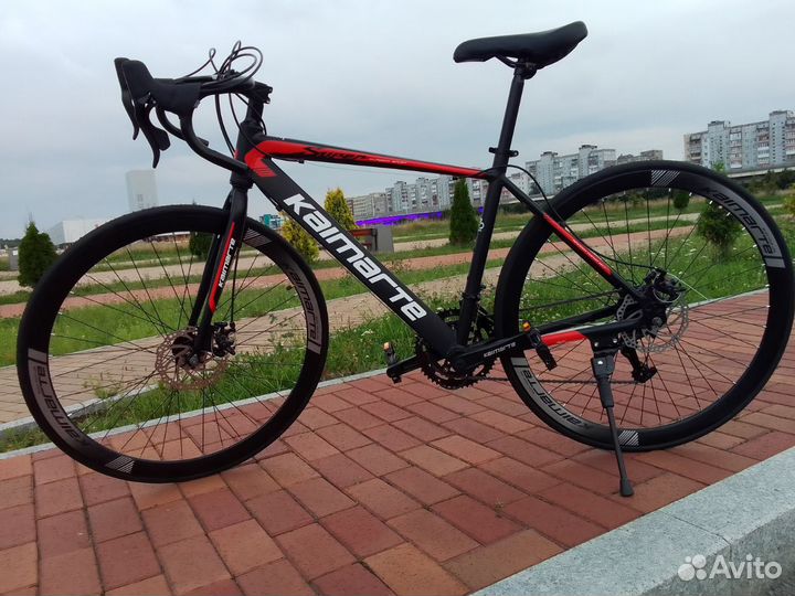 Шоссейный велосипед 700С (алюминиевый) черно-красн