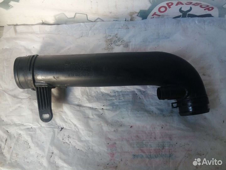 Патрубок интеркулера выпуска Skoda octavia a5, 1.8