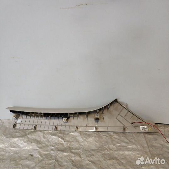 Накладка передней стойки Hyundai Tucson 1