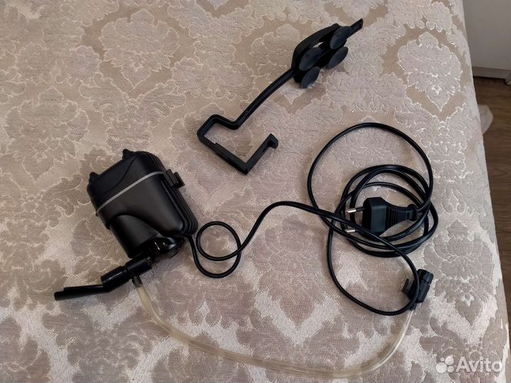 Небольшой аквариумный фильтр