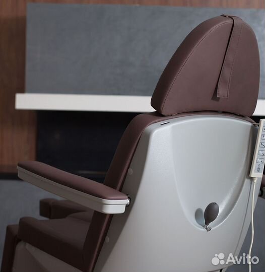 Педикюрное кресло с 3 электромоторами