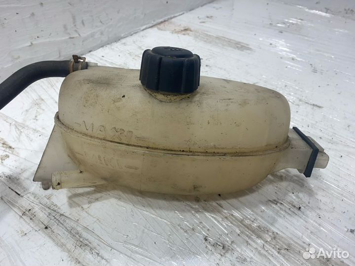 Расширительный бачок Opel Vivaro A