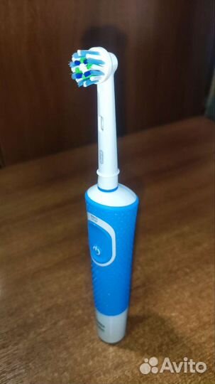 Зубная щетка Oral B Vitality голубая