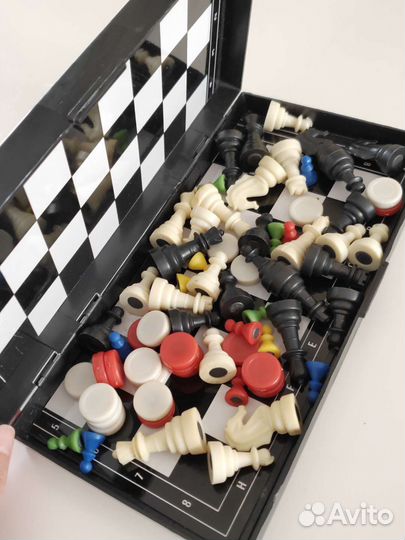 Шахматы шашки магнитные дорожные настольные игры