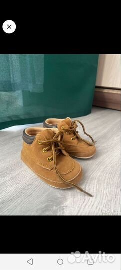 Кроссовки и сандали