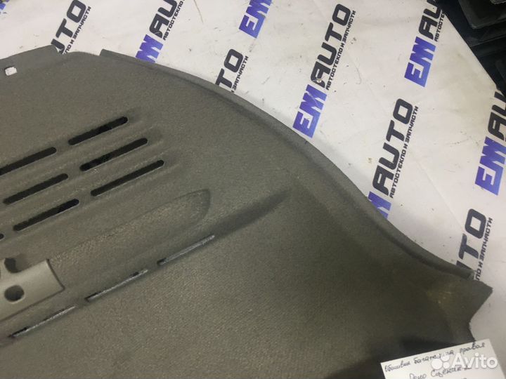 Обшивка багажника правая Рено Сценик 2