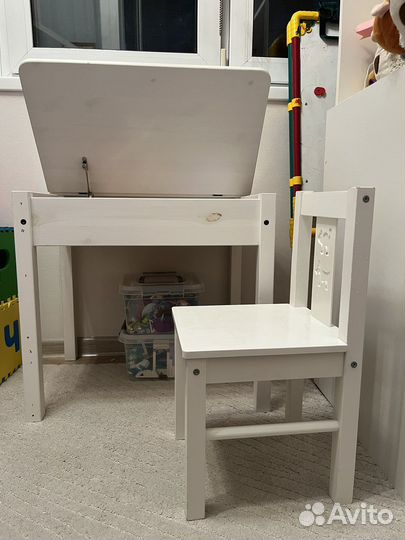 Столик и стул для ребенка IKEA