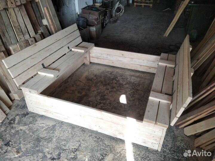 Песочница с крышкой