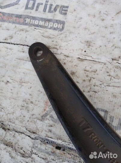 Рычаг подвески нижний передний правый Peugeot 308