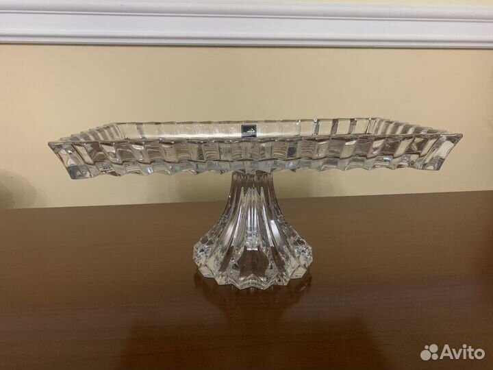 Рулетница на ножке