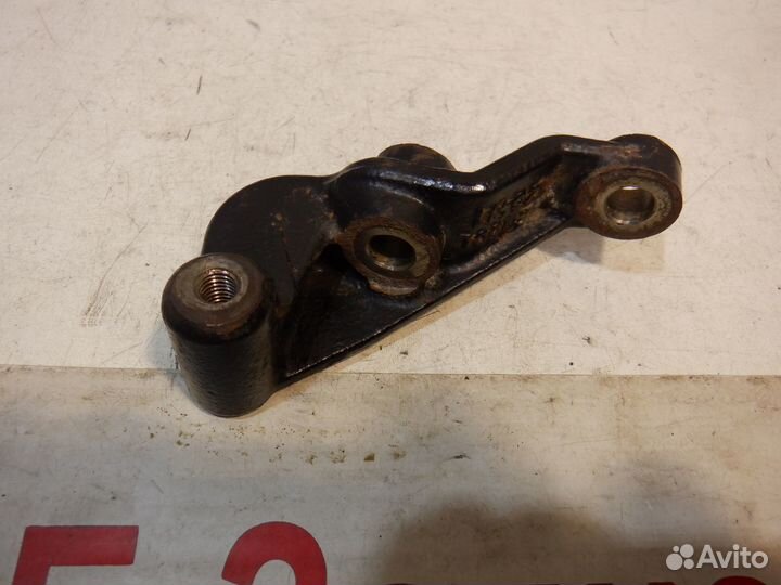 Кронштейн двигателя Audi A4 BWE 2.0 tfsi