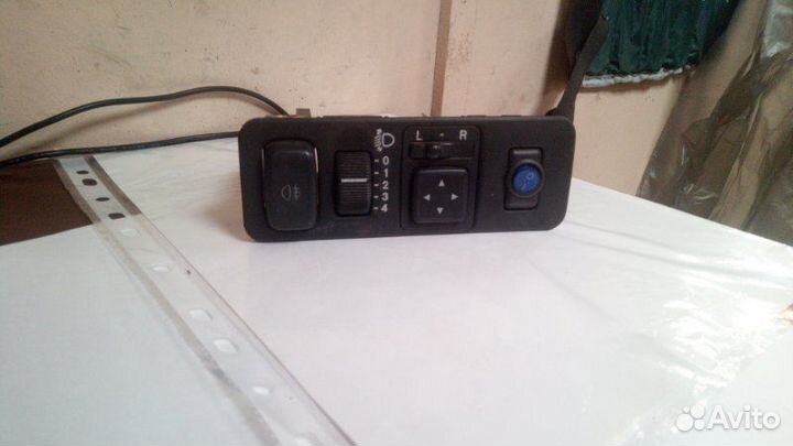 Блок кнопок Mitsubishi Carisma DA 2003