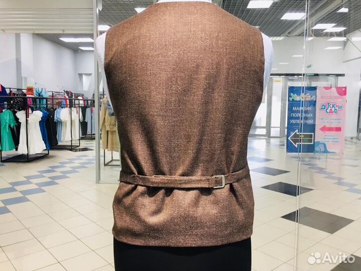 Мужской костюм из шерсти