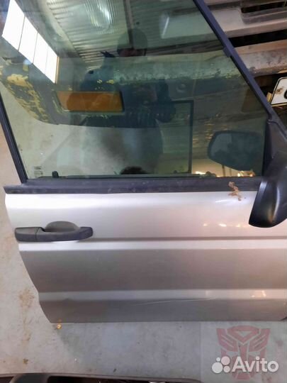 Стекло двери R-F Land Rover Discovery 2