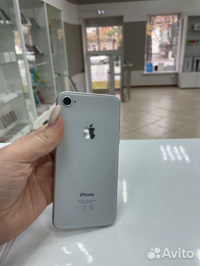 iPhone 8, 64 ГБ